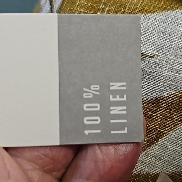 C&C California button-down top. 100% linen. Size large. Palm leaves mustard gray - Picture 10 of 10